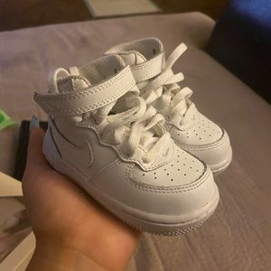 AF1 Mid Sz 5c
